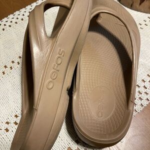 OOFOS Tan Sandals Cushioned Slip-On Comfort